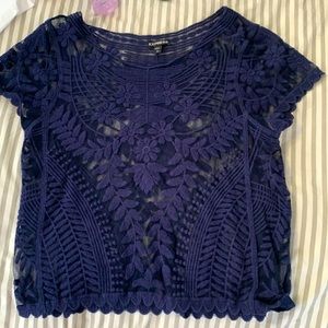 Express floral lace dark blue cropped tshirt